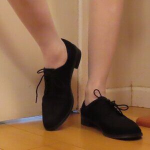 Feralicious Black Oxford Fine Detail shoes, size 9M.